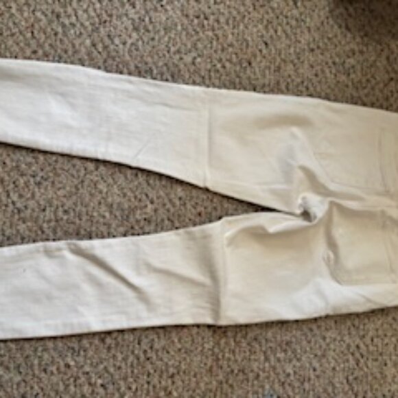 Abercrombie & Fitch High Waisted Skinny Jean - Picture 7 of 7